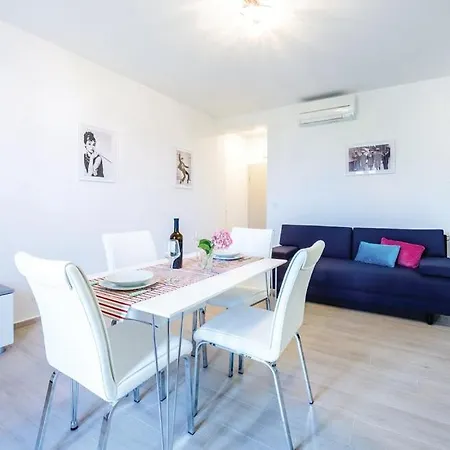 Appartement Niki 2 *