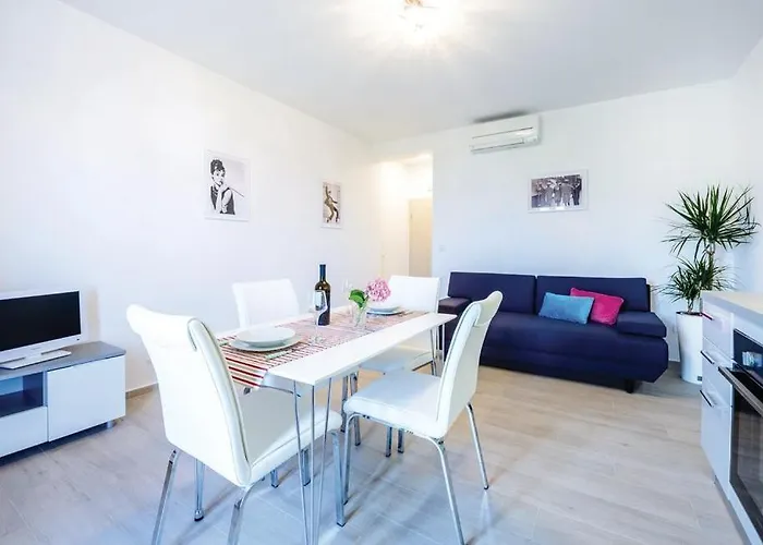 Appartement Niki 2 *