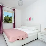 Niki 2 Apartment *