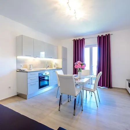 Niki 2 Apartment