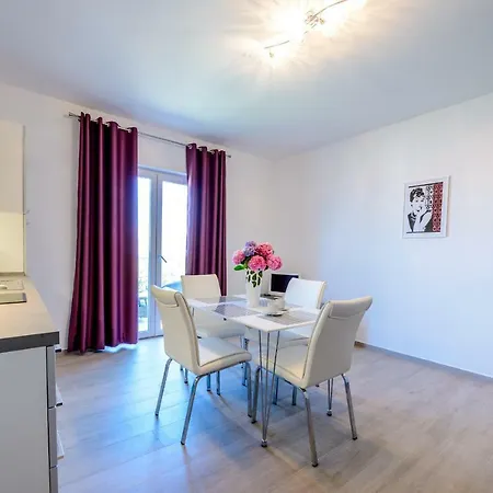 Niki 2 Apartment