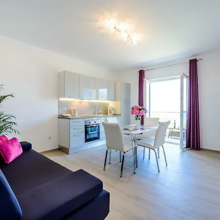 Niki 2 Apartment *