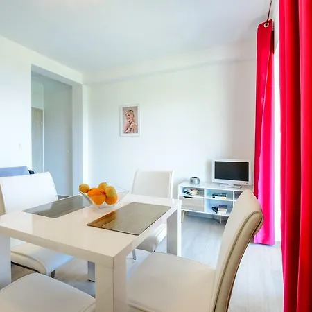 Niki 2 Apartment