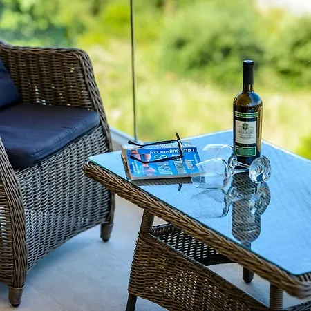 Niki 2 * 챠브타트