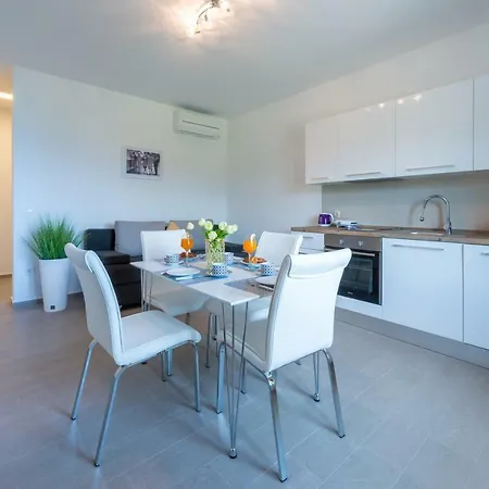 Niki 2 Apartment
