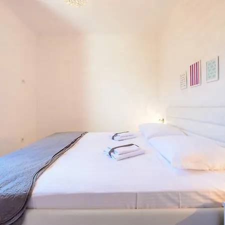 Niki 2 Apartment