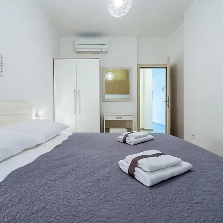 Niki 2 Apartment *