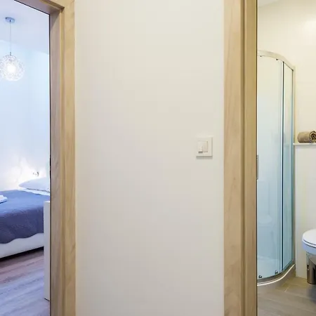 Niki 2