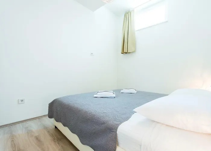 Niki 2 Apartment *