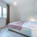 Niki 2